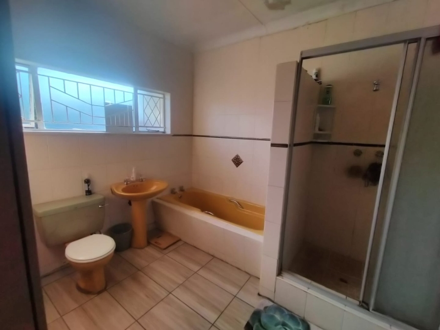 4 Bedroom Property for Sale in Universitas Free State